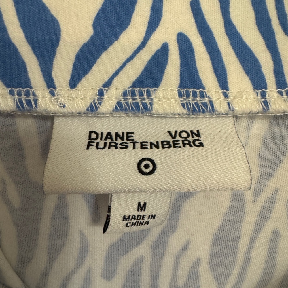 Diane Von Furstenberg Blue and White Zebra-Print Set - Picture 6 of 7